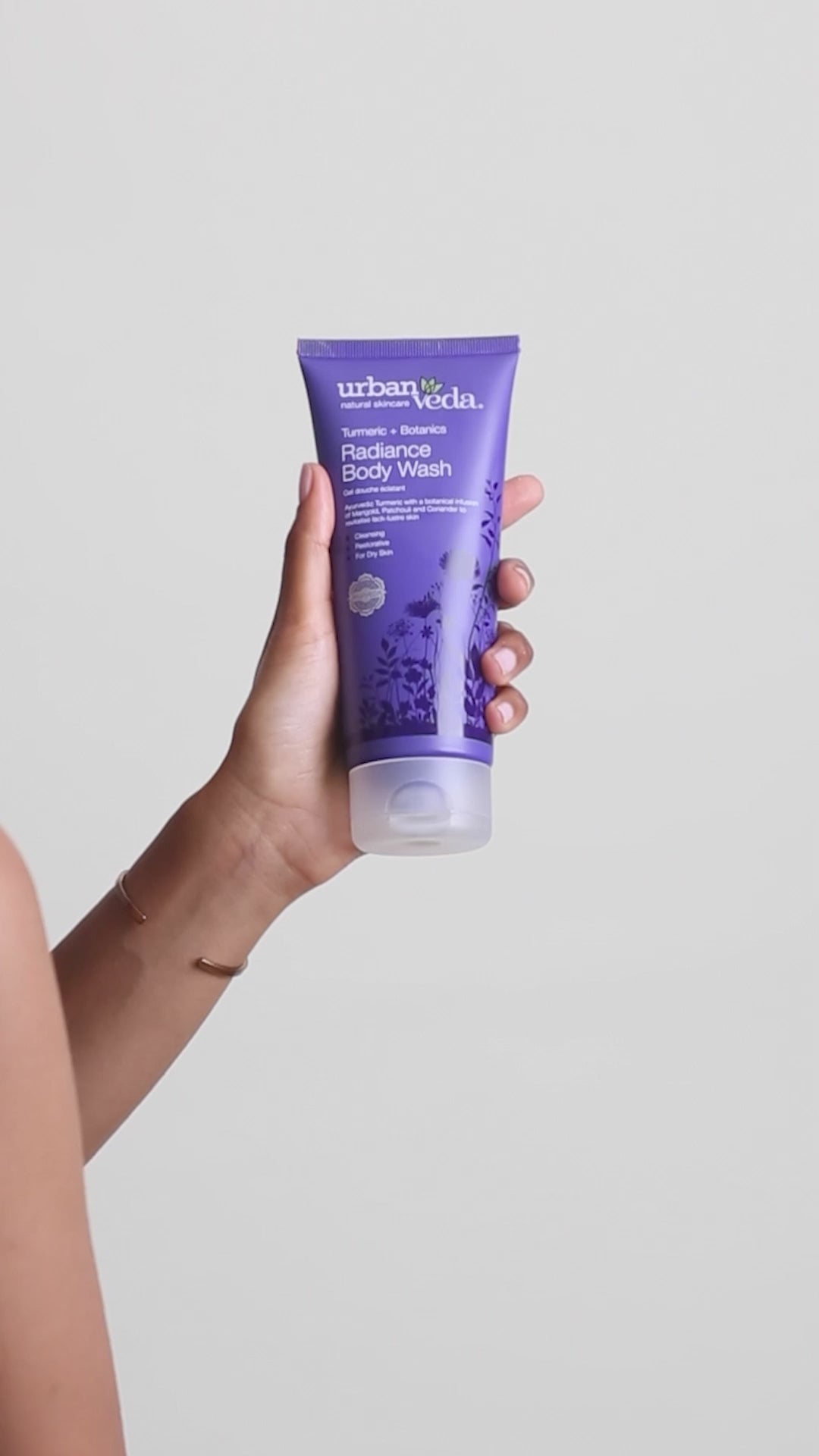 Refreshing body cleanser for glowing skin with aromatherapy essential oils - urban veda